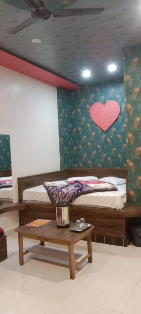 New Hotel Rajvihar Pachmarhi Luaran gambar