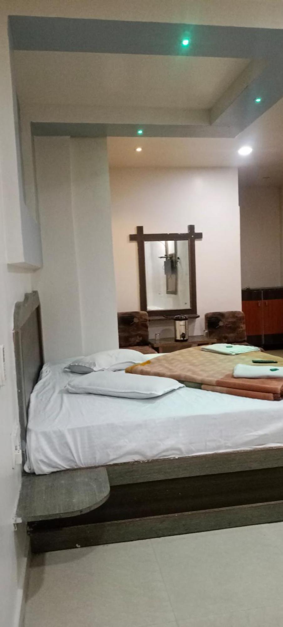 New Hotel Rajvihar Pachmarhi Luaran gambar